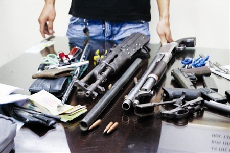 Bat giu kho hang nong 'khung' cua Cuong toc dai hinh anh