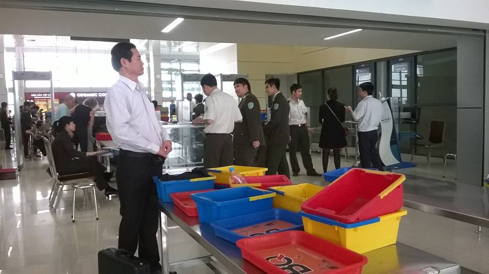 Cap do an ninh san bay tro ve muc thong thuong hinh anh