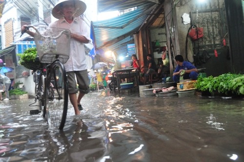 Mien Bac con mua 2 ngay toi hinh anh