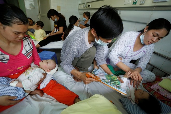 Bo Y te yeu cau khong chuyen vien cho tre de tranh lay soi hinh anh