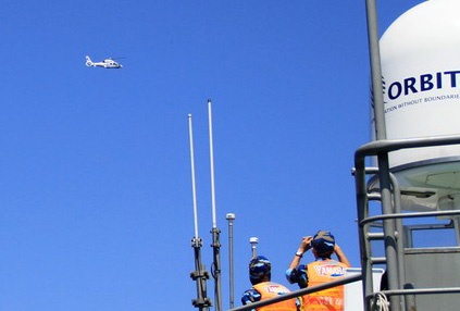 4 may bay chien dau Trung Quoc quan thao tren gian khoan hinh anh