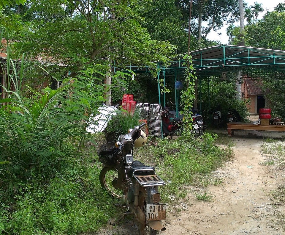 Bi dien giat chet khi hat karaoke hinh anh