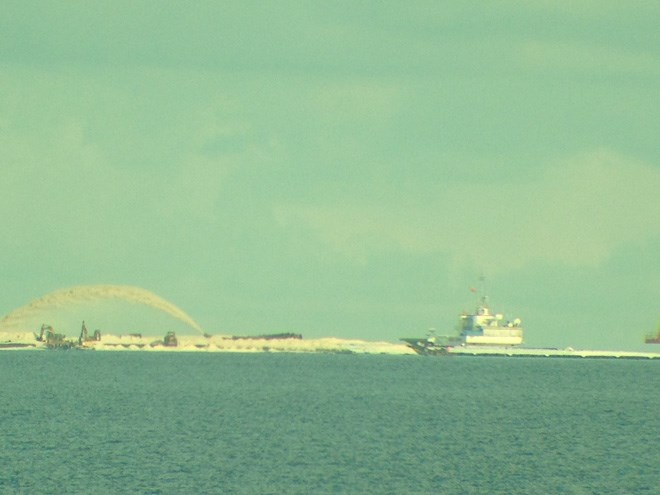 Tau cuoc Thien Kinh TQ xay dung trai phep o Truong Sa hinh anh