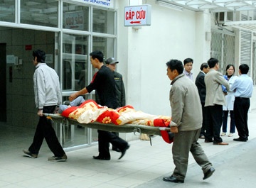 Nghi van nu sinh tu vong do nhin an 'thanh loc co the' hinh anh