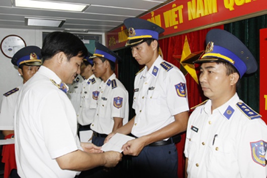 Thang ham cho 7 chien si canh sat bien tro ve tu Hoang Sa hinh anh