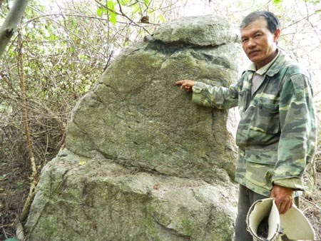 Dan lang kho so vi canh giu hon da chi diem kho bau hinh anh