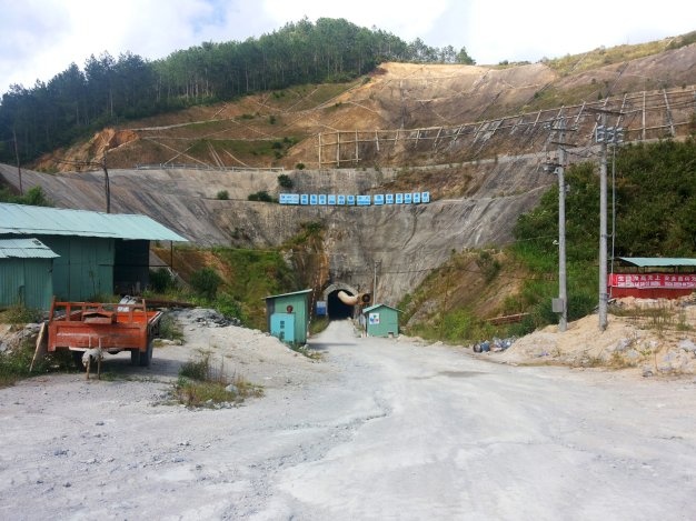 Hai nha thau Trung Quoc dot ngot rut ve nuoc hinh anh