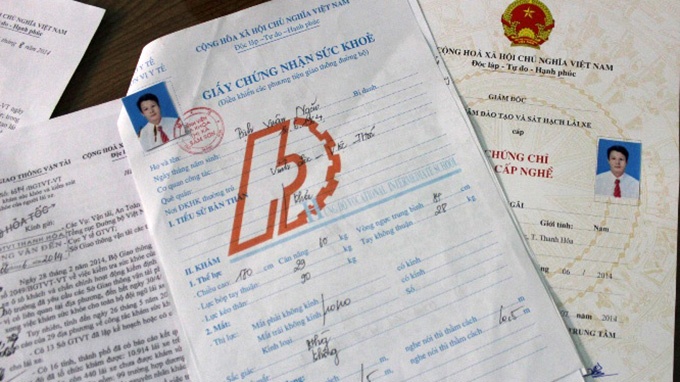 'Doc nhan' van lai xe o to: Benh vien thua nhan sai sot hinh anh