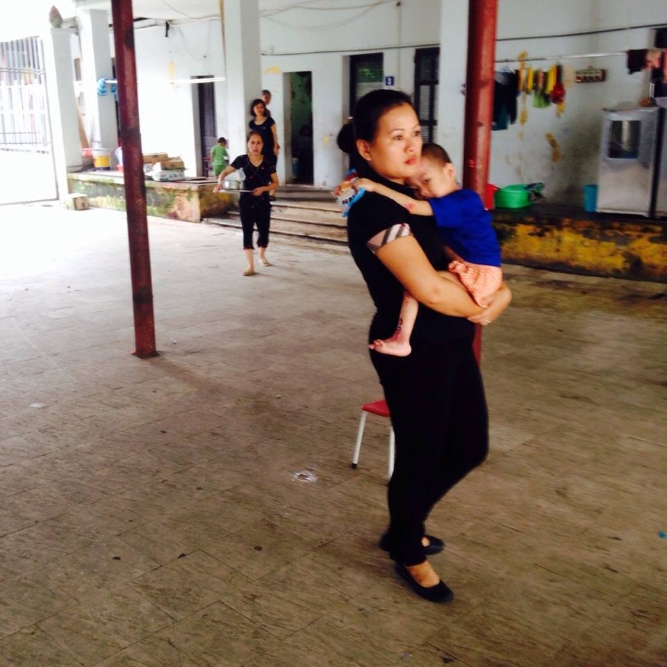 10 thung sua doi lay 5 phut vao tham be ‘co gioi’ chua Bo De hinh anh