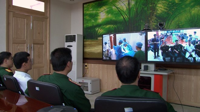 Ho tro truc tuyen mo ruot thua cho ngu dan Truong Sa hinh anh