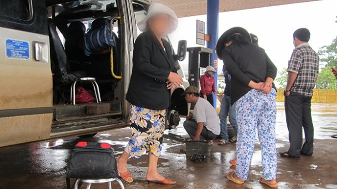 Trai nghiem hai hung cua khach di xe nhoi nhet, chay au hinh anh