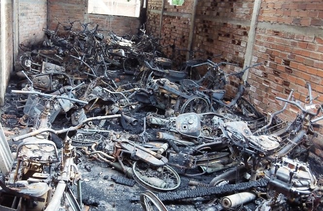 Chay phong cam do, thieu rui 60 xe may hinh anh