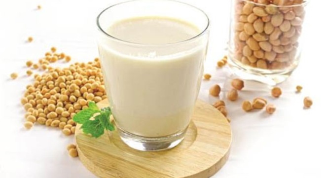 Nhung dieu can luu y khi uong sua dau nanh hinh anh