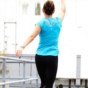 7 cach khoi dong truoc khi tap the duc mua dong hinh anh