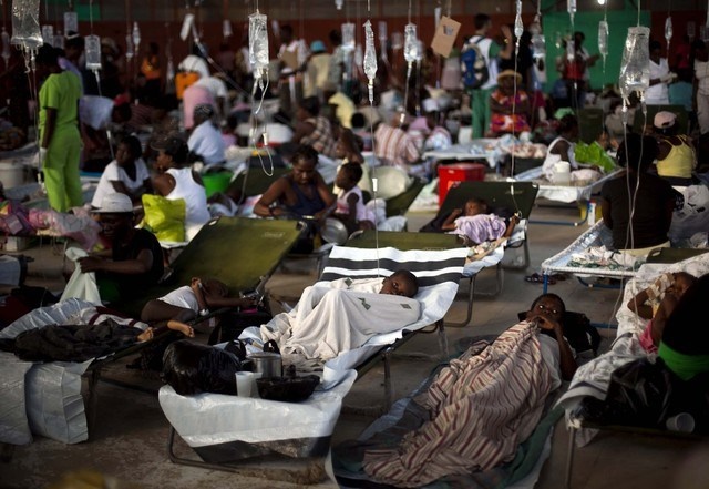 Dich Ebola con keo dai den het 2015 hinh anh