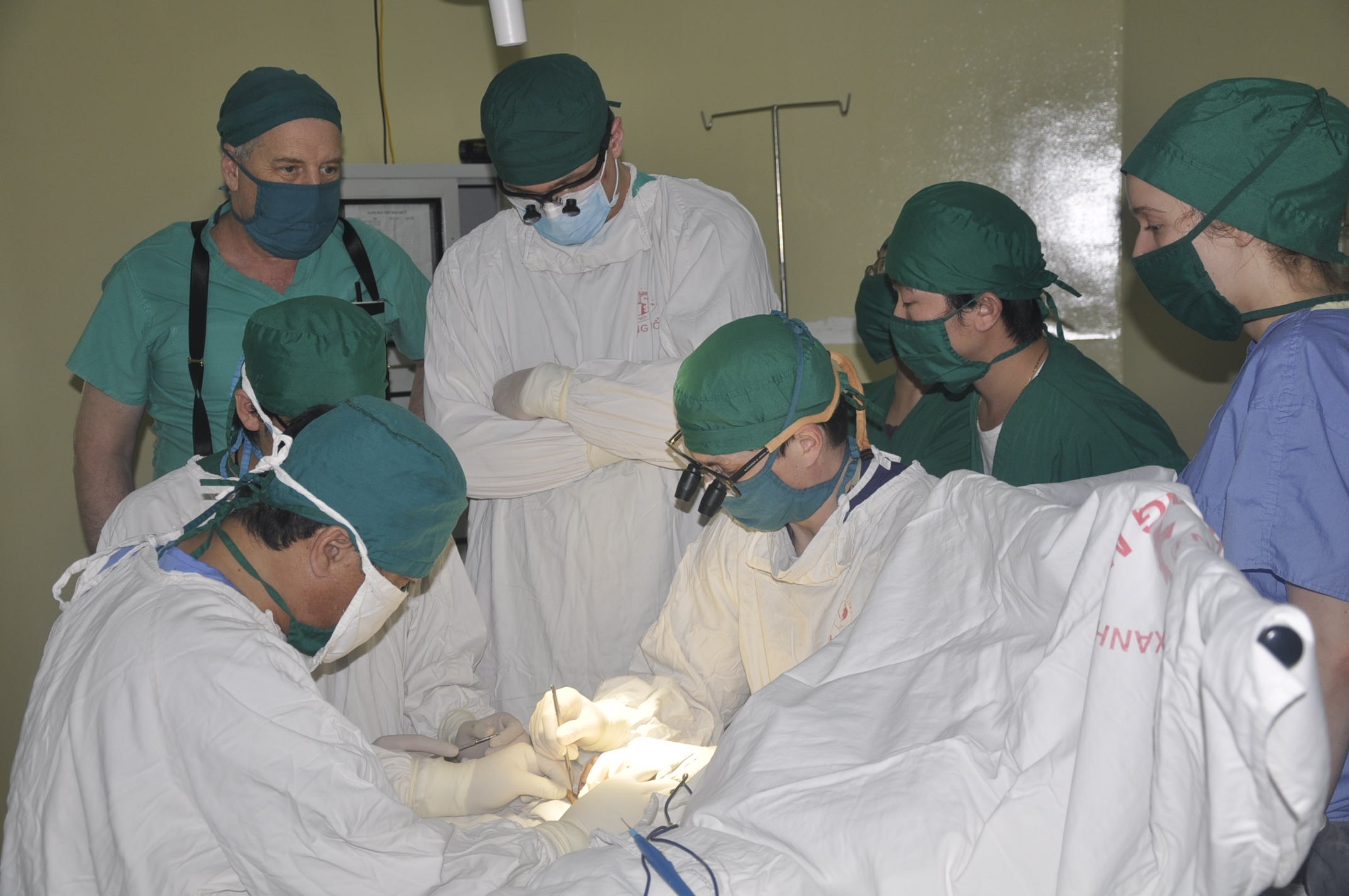 Tai tao vung kin bang niem mac mieng - phuong phap doc o VN hinh anh