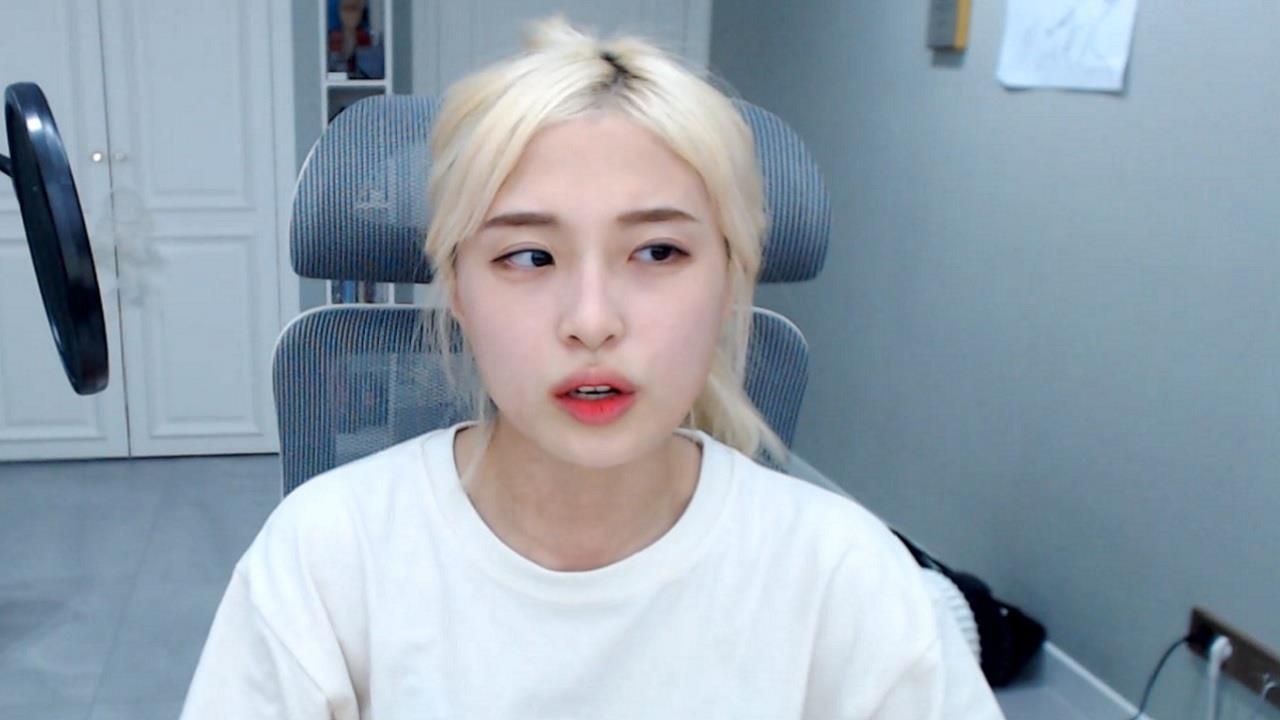 nhảy cầu vì thần tượng từ chối đi ăn tối ảnh 1 nhay cau vi than tuong tu choi di an toi anh 1