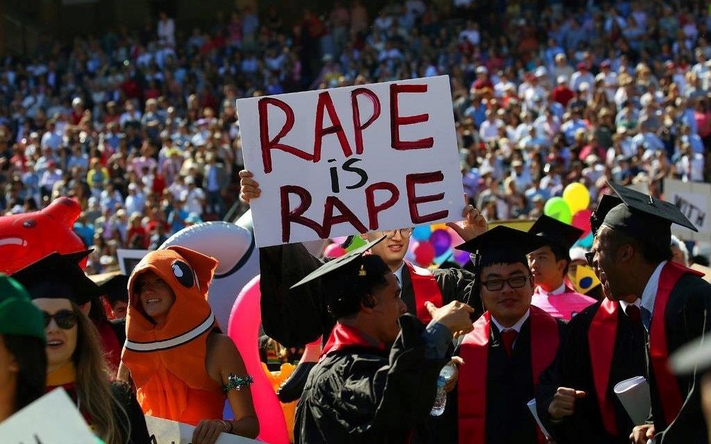 Cau am nha giau thoat toi hoac di tu cho co du sam so, hiep dam? hinh anh