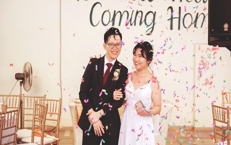 Nguoi vo gia cu - khach moi chinh cua le cuoi cap vo chong Singapore hinh anh