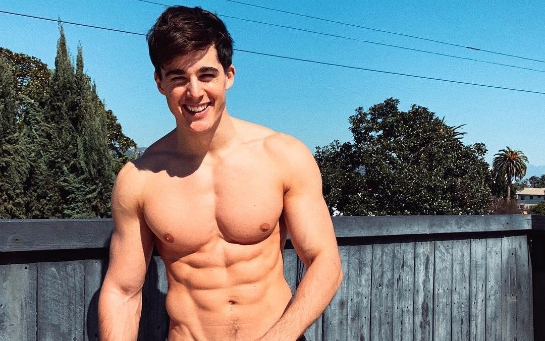 Chang trai 6 mui duoc menh danh 'thay giao day Toan quyen ru nhat' hinh anh