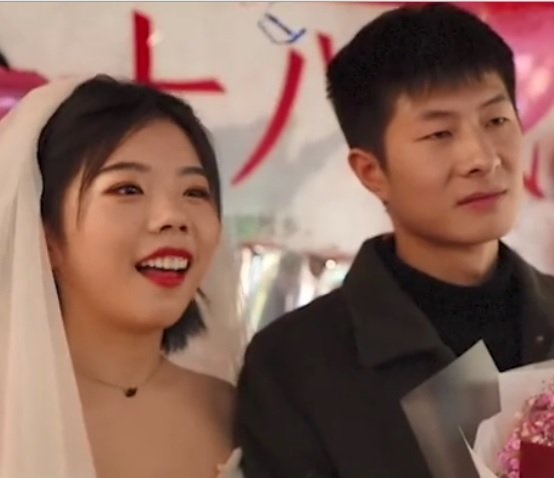 co gai cau hon ban trai anh 2