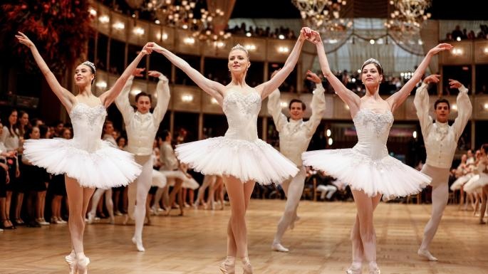 Truong ballet o Ao bi len an vi co vu hoc vien hut thuoc de giam can hinh anh