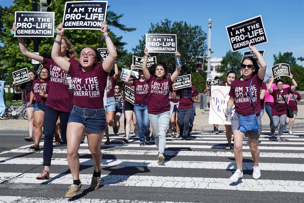 nguoi noi tieng mang thai anh 3