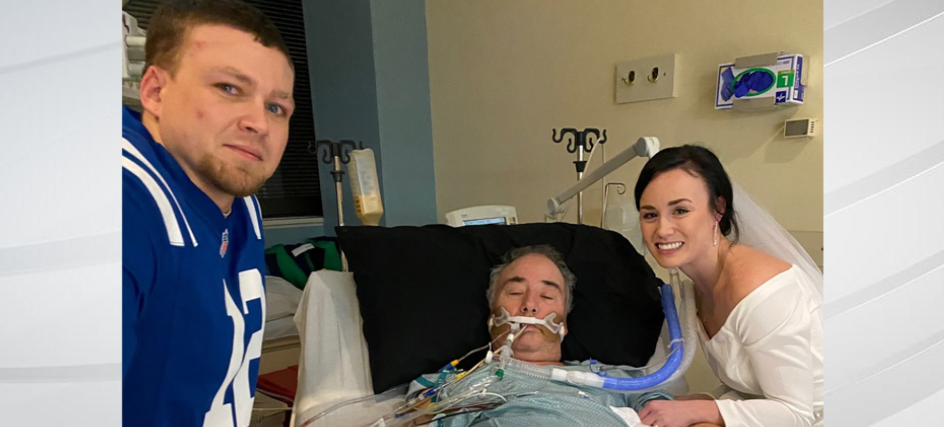 Co gai to chuc dam cuoi ben giuong benh cua nguoi cha hinh anh