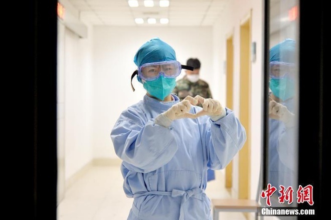 bác sĩ chiến đấu với corona  ảnh 9 bac si chien dau voi corona anh 9