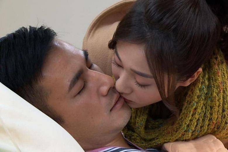 Phim truyen hinh Dai Loan cam canh hon nhau vi lo so virus corona hinh anh