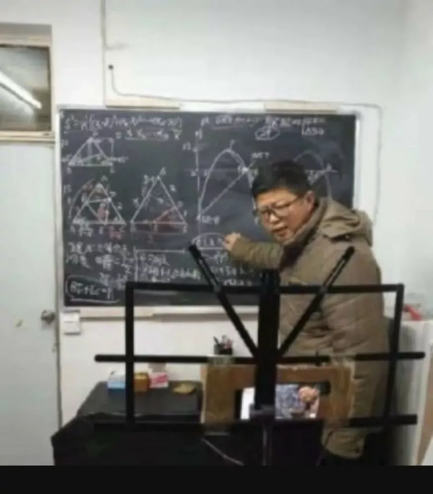 giao vien livestream day hoc anh 5