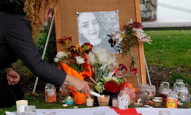 'Co ta dong y quan he tinh duc lech lac, khong the ket toi toi' hinh anh