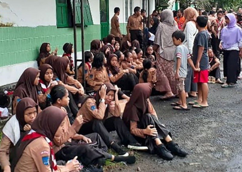 Indonesia dieu tra giao vien bat can khien 10 nu sinh chet duoi hinh anh