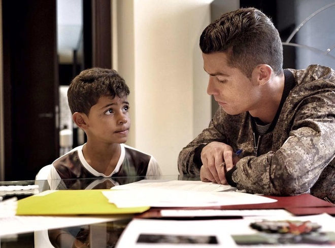 con trai ca cua ronaldo anh 4