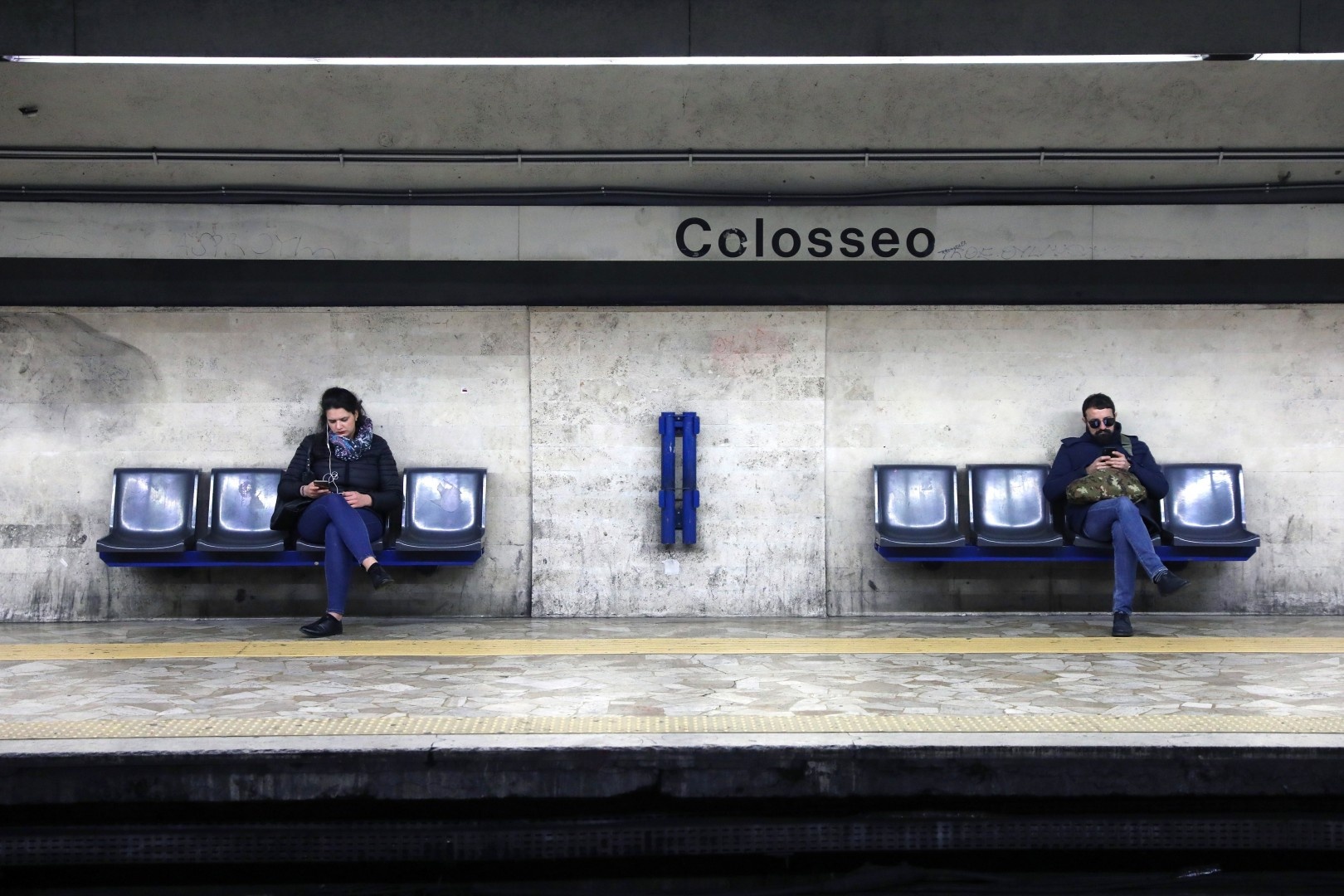 virus corona bung phat o chau au anh 1