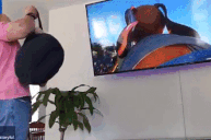 Ong bo cho con gai vao tui vai de di 'tau luon sieu toc' hinh anh