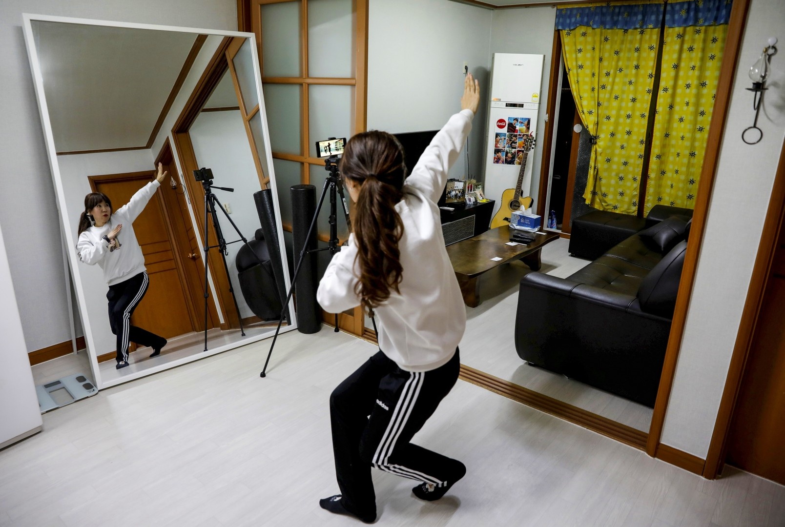 hoat dong truc tuyen bung no mua dich anh 4