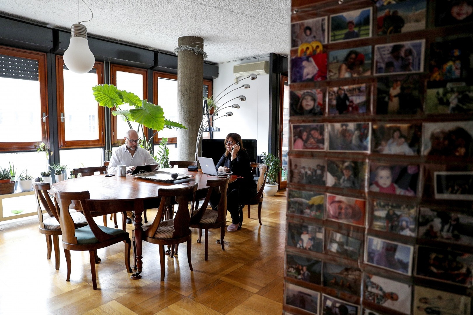 hoat dong truc tuyen bung no mua dich anh 9