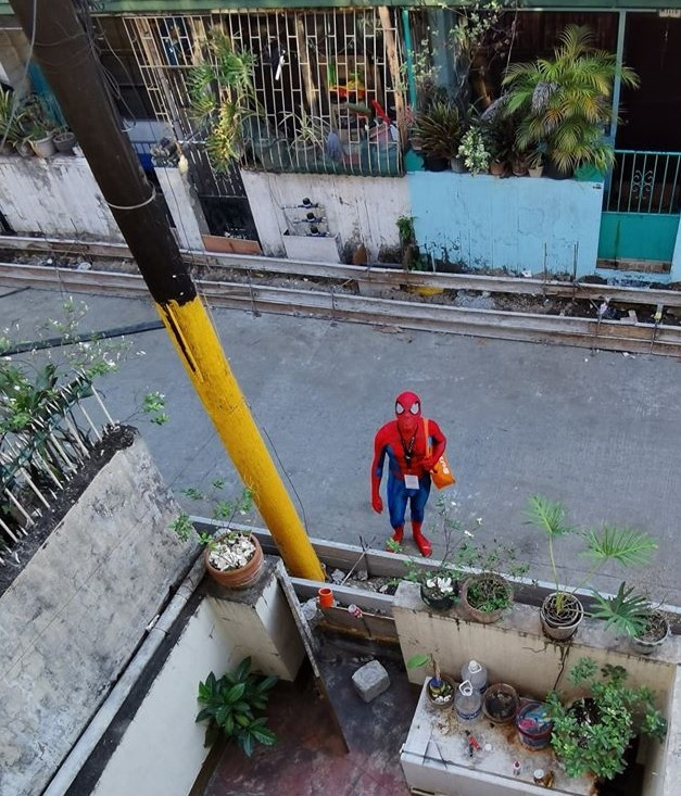 hoa trang ra duong chong dich anh 10