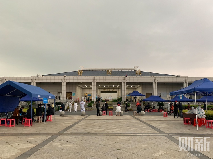 khong duoc gap mat cha lan cuoi anh 3