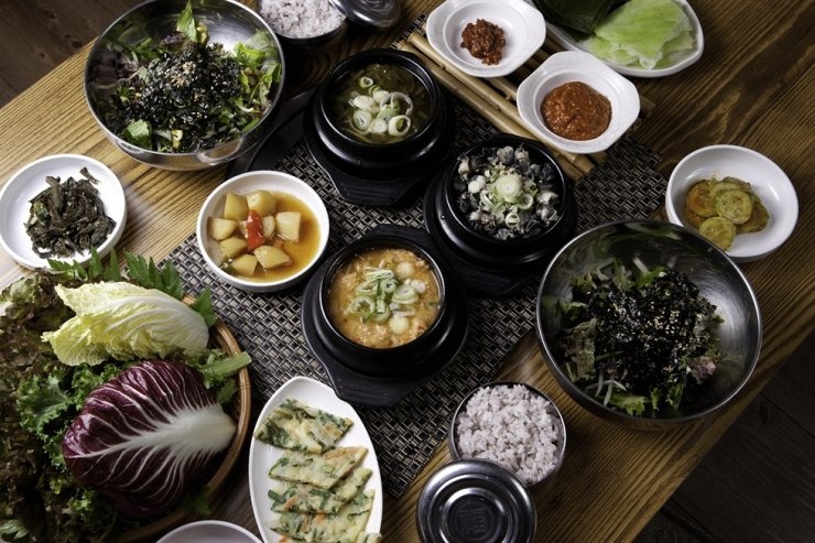 phu nu met moi vi lam viec nha anh 2