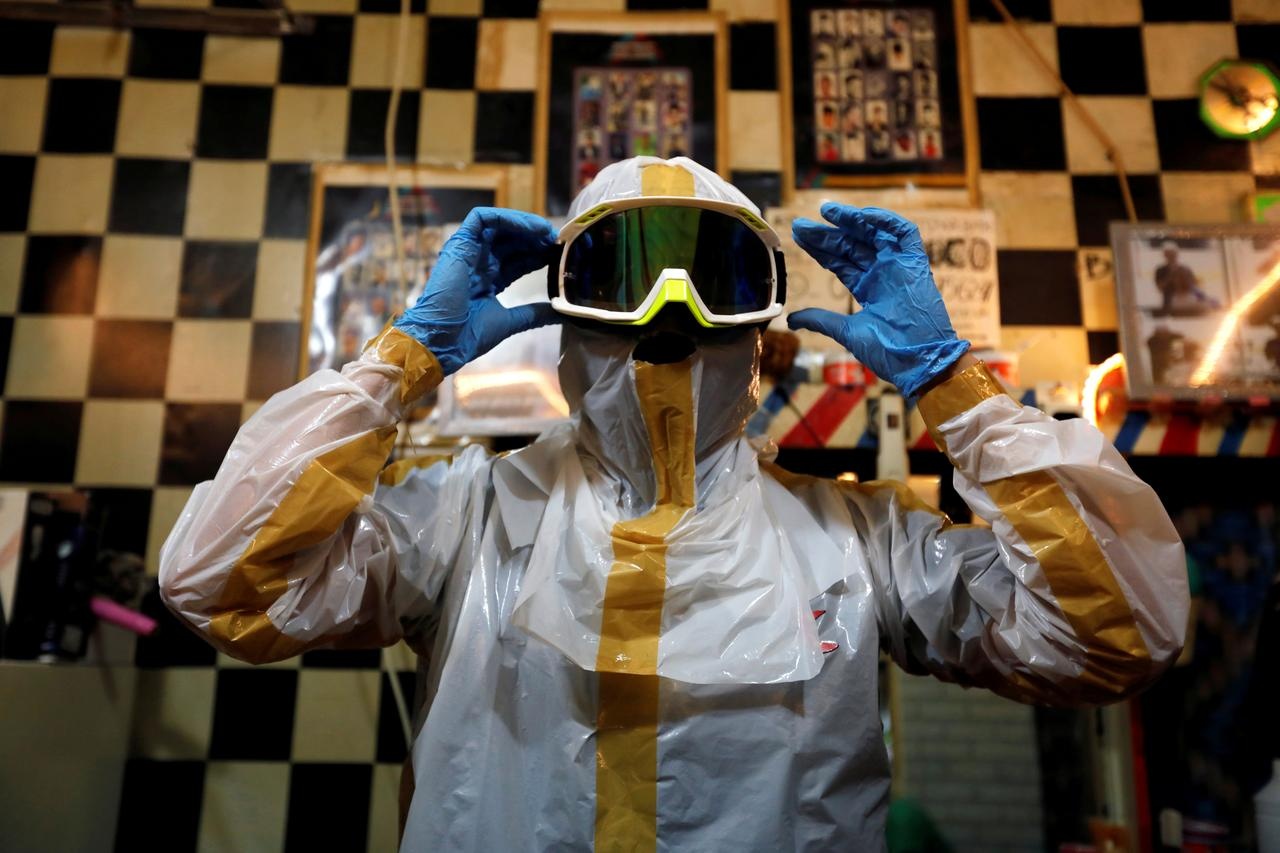 mac do bao ho khi cat toc anh 2