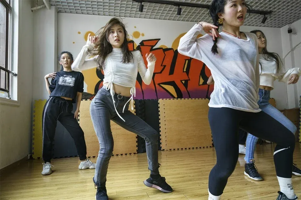 bi fan tay chay khi cong khai hen ho anh 6