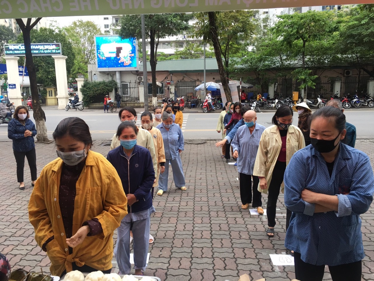 giúp đỡ người khó khăn khi dịch bệnh ảnh 3 giup do nguoi kho khan khi dich benh anh 3