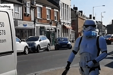 Hoa trang thanh linh Stormtrooper trong Star Wars de di sieu thi hinh anh