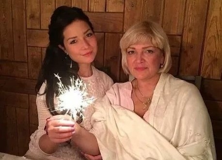 Cach ly sang chanh tai khach san, hai du khach khong muon ve nuoc hinh anh