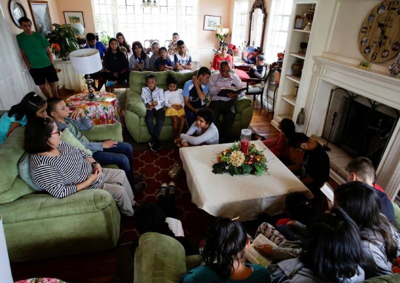 cach ly tai nha voi 31 nguoi con anh 1