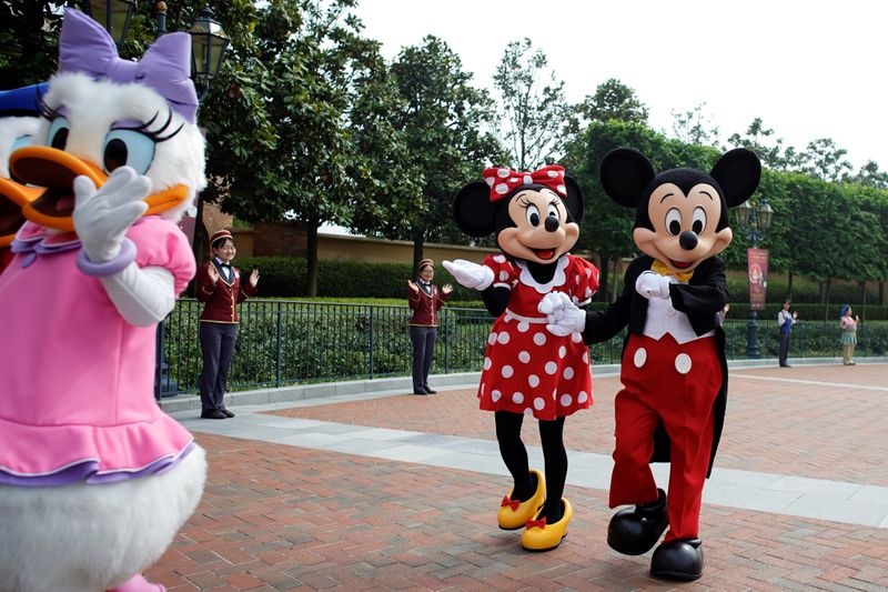 disneyland mở cửa trở lại ảnh 2 disneyland mo cua tro lai anh 2