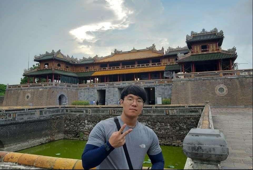 9X Han dap xe tu Ha Noi vao Sai Gon de cham rai kham pha Viet Nam hinh anh