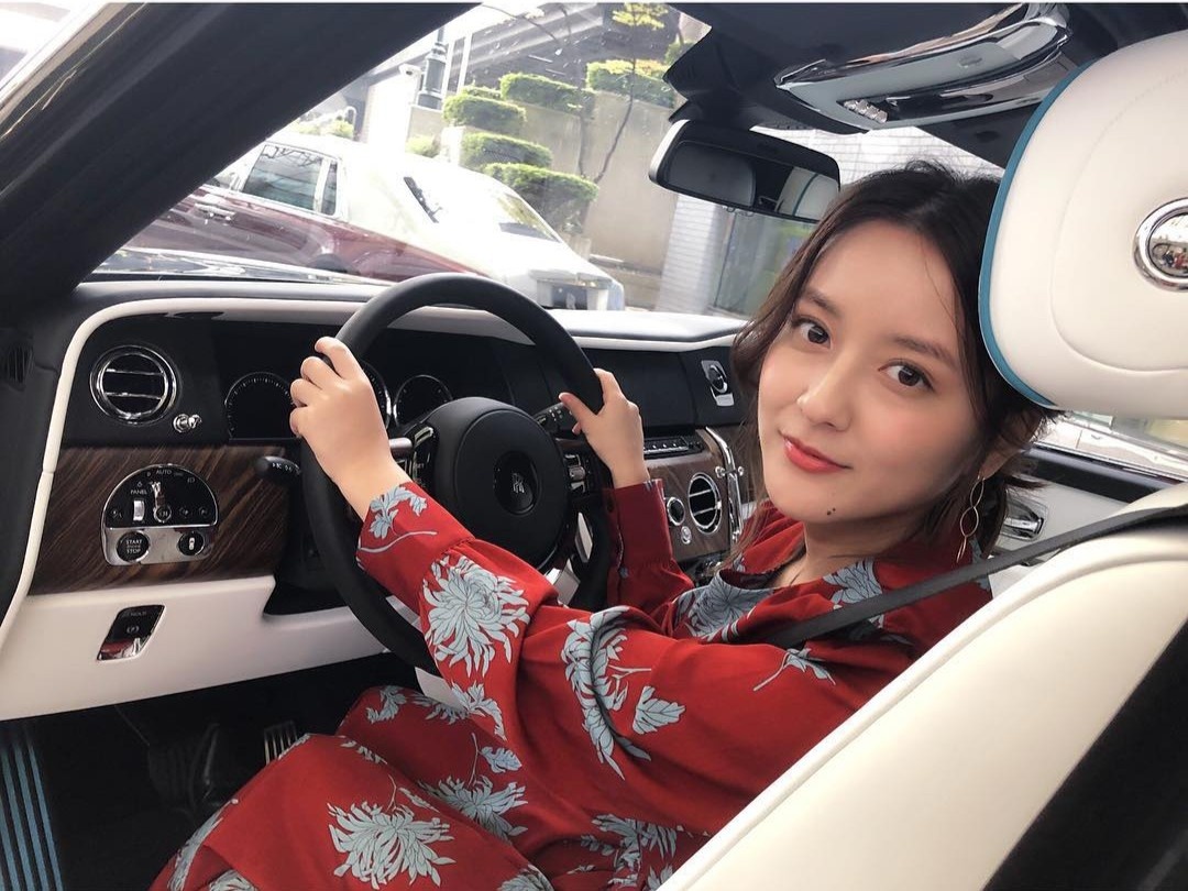 nữ tài xế taxi xinh đẹp tại nhật bản ảnh 6 nu tai xe taxi xinh dep tai nhat ban anh 6